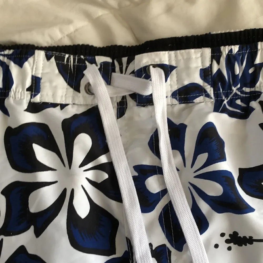 Roundtree & Yorke Board Shorts Size 3X GUC White/blue/black